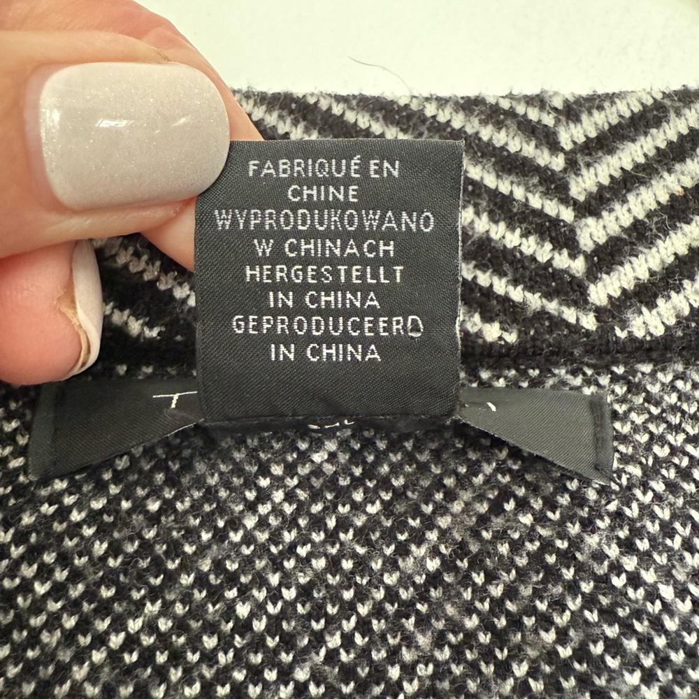 Tahari Chevron Pattern Herringbone Drop Shoulder … - image 3